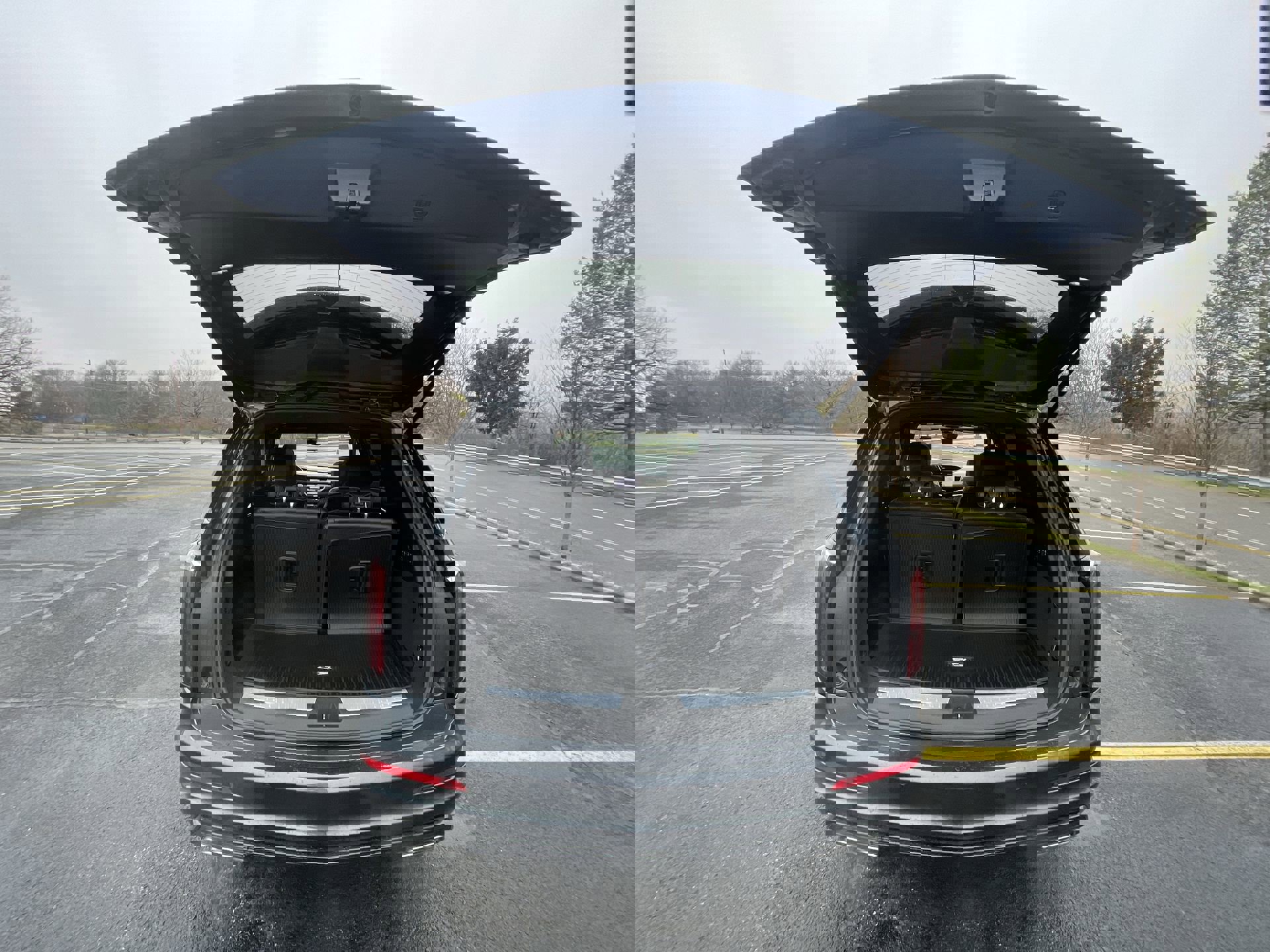 Vehicle image 27 of 36