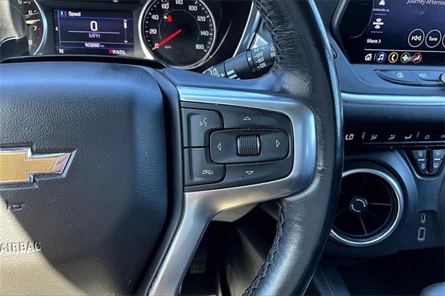 Vehicle image 14 of 32