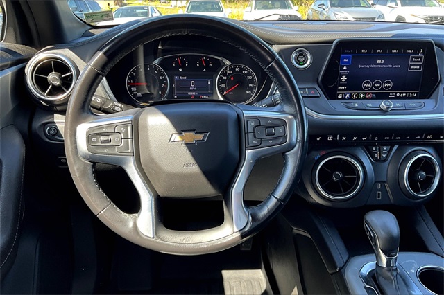 Vehicle image 12 of 32