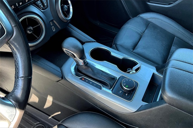Vehicle image 19 of 32