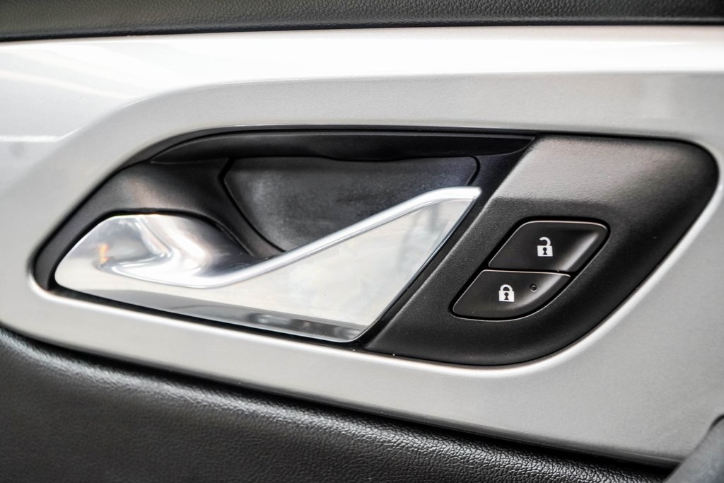 Vehicle image 31 of 48