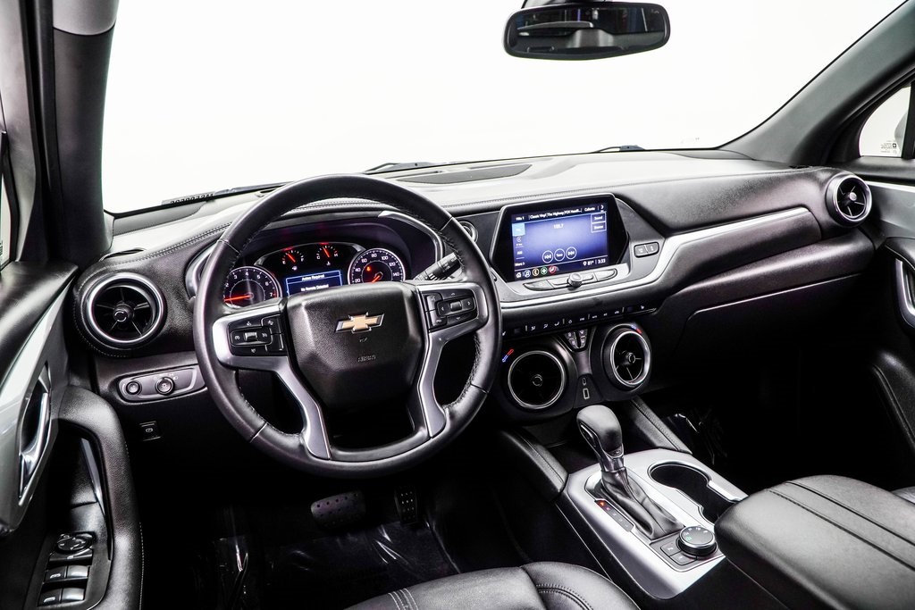 Vehicle image 15 of 48