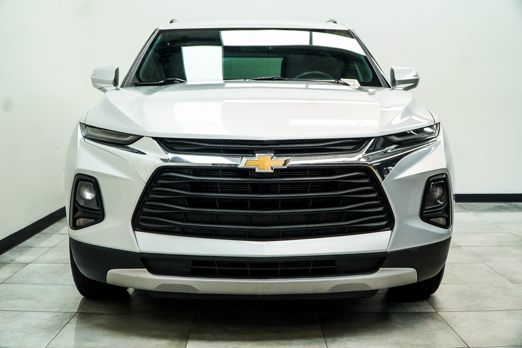 Vehicle image 3 of 48