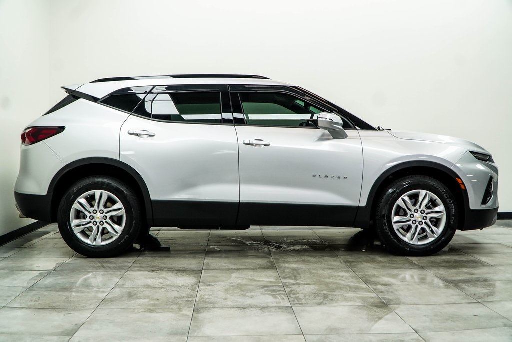 Vehicle image 5 of 48