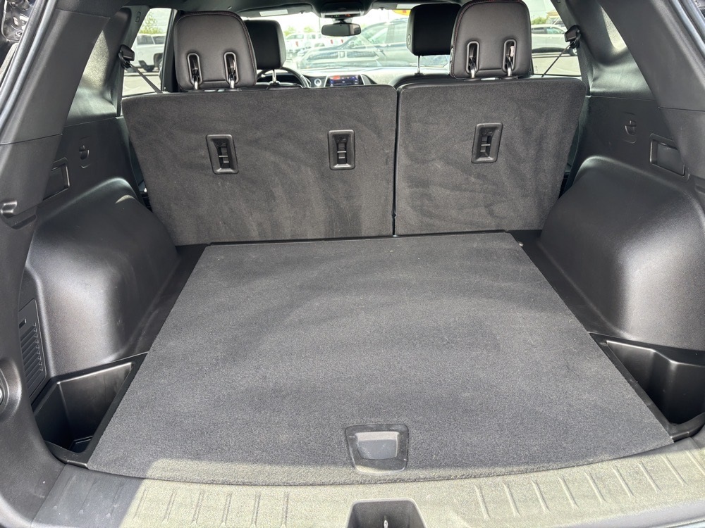 Vehicle image 33 of 34