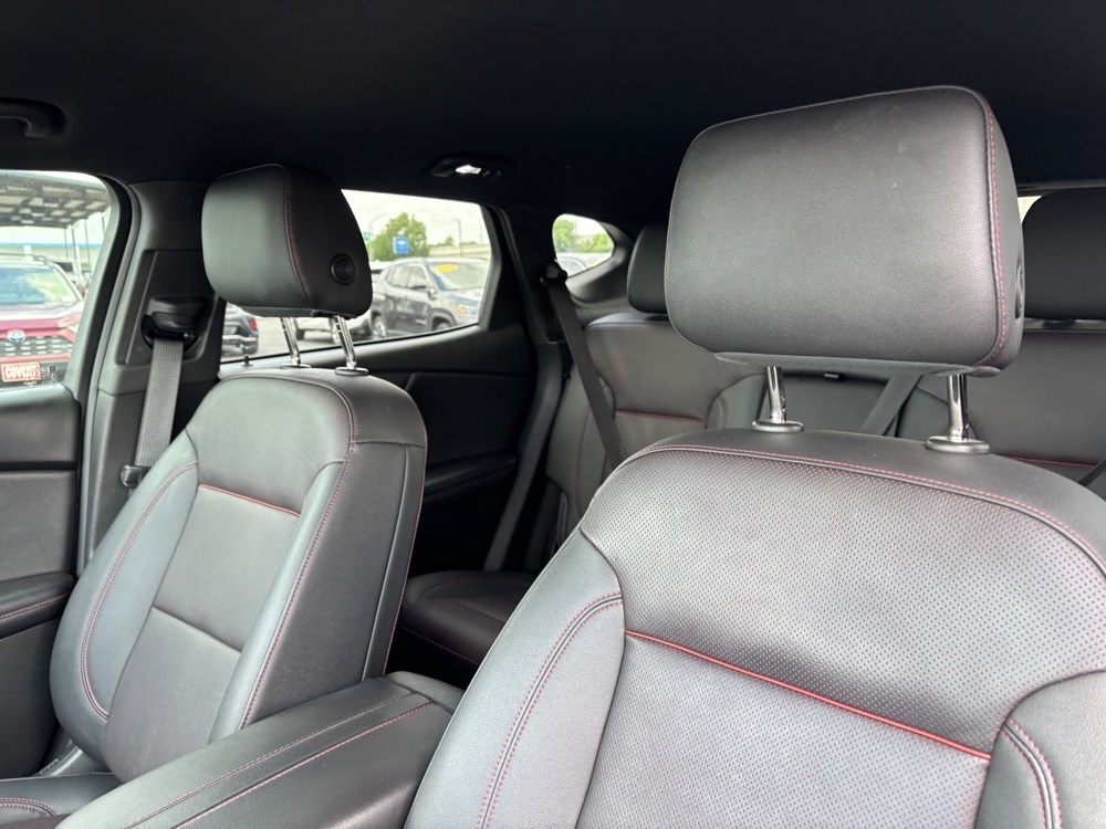 Vehicle image 13 of 34