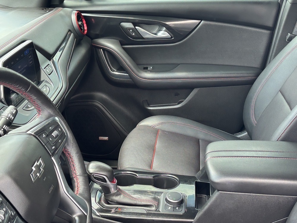 Vehicle image 11 of 34