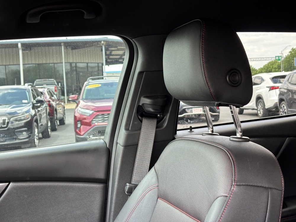 Vehicle image 14 of 34