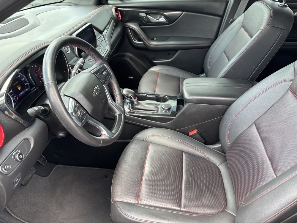Vehicle image 10 of 34