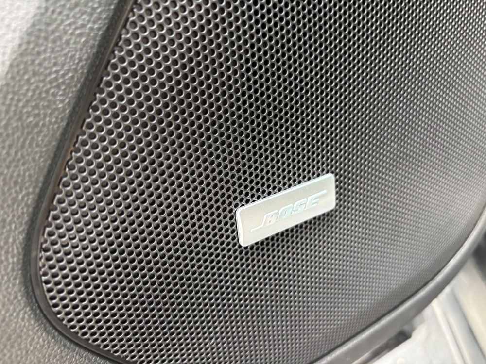 Vehicle image 25 of 34
