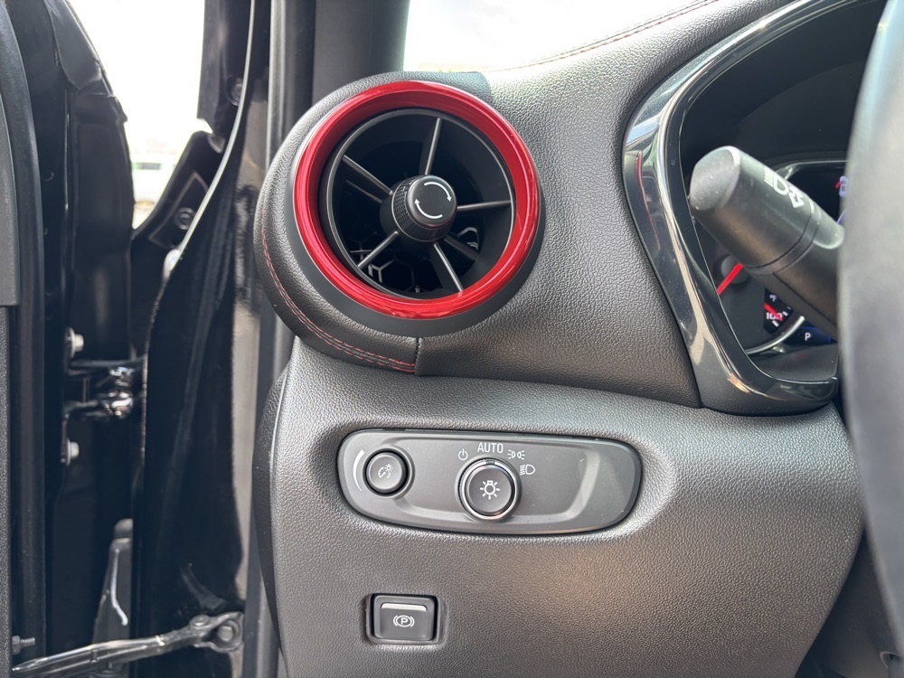 Vehicle image 22 of 34