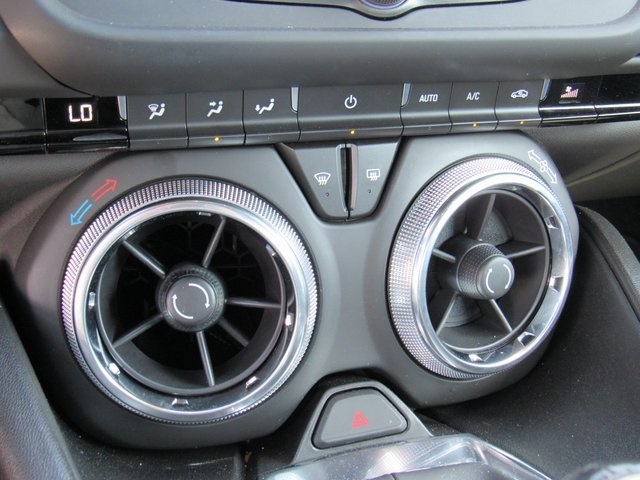 Vehicle image 25 of 40
