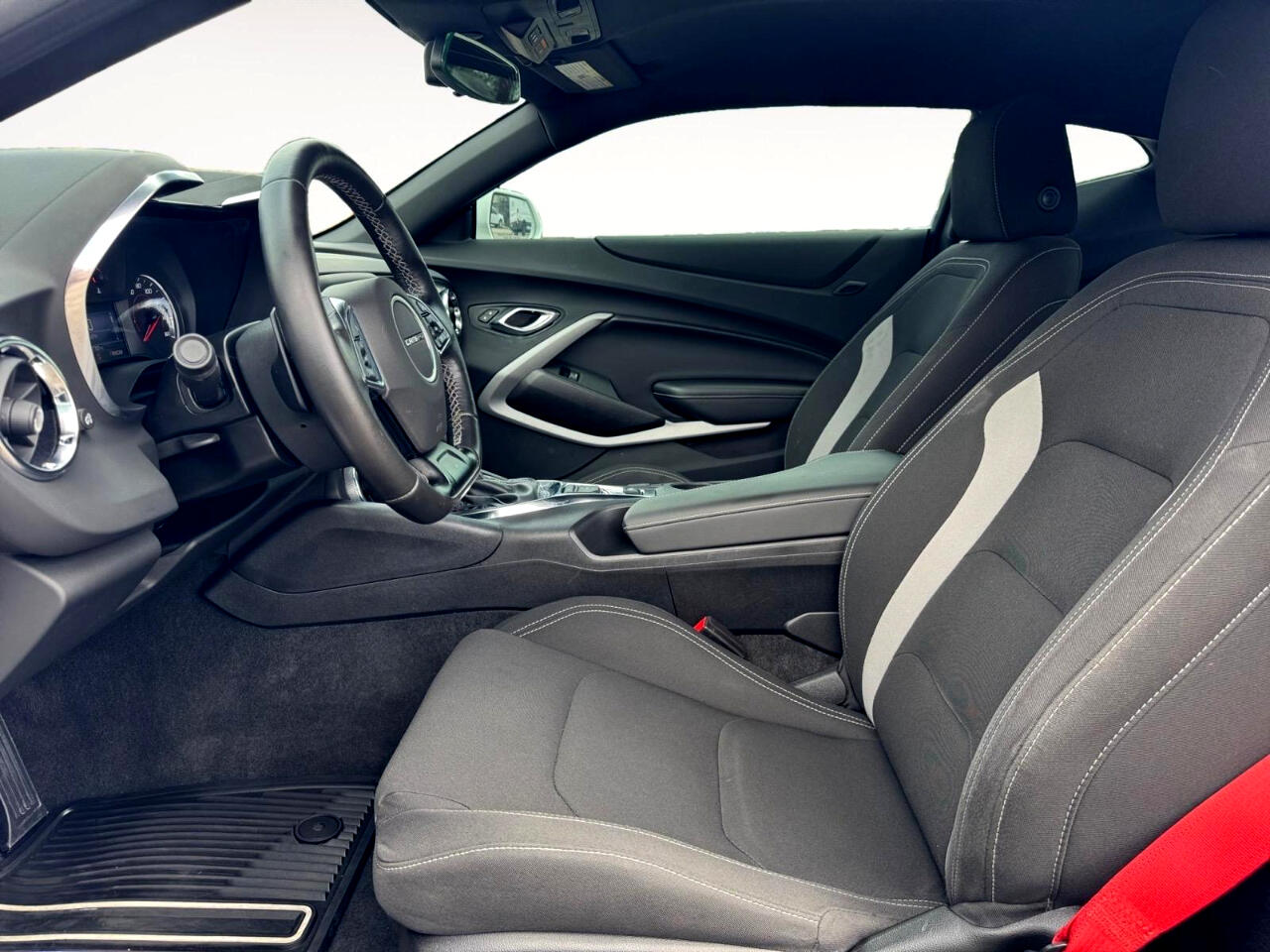 Vehicle image 19 of 27