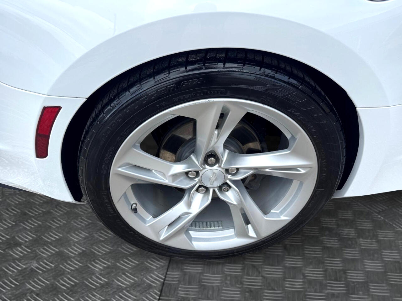 Vehicle image 14 of 27
