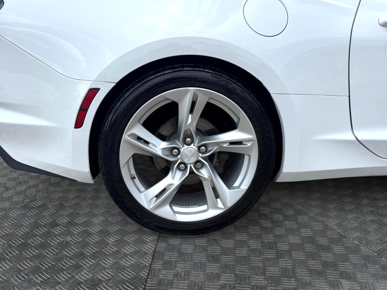 Vehicle image 15 of 27
