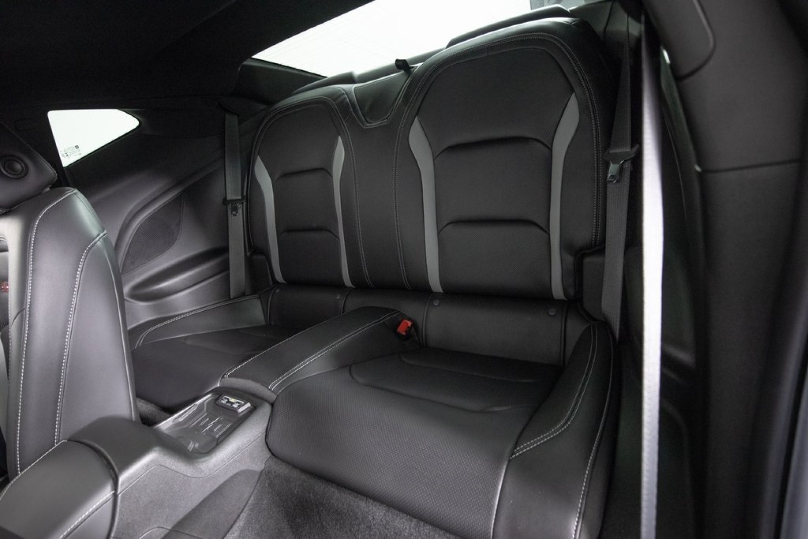 Vehicle image 8 of 25