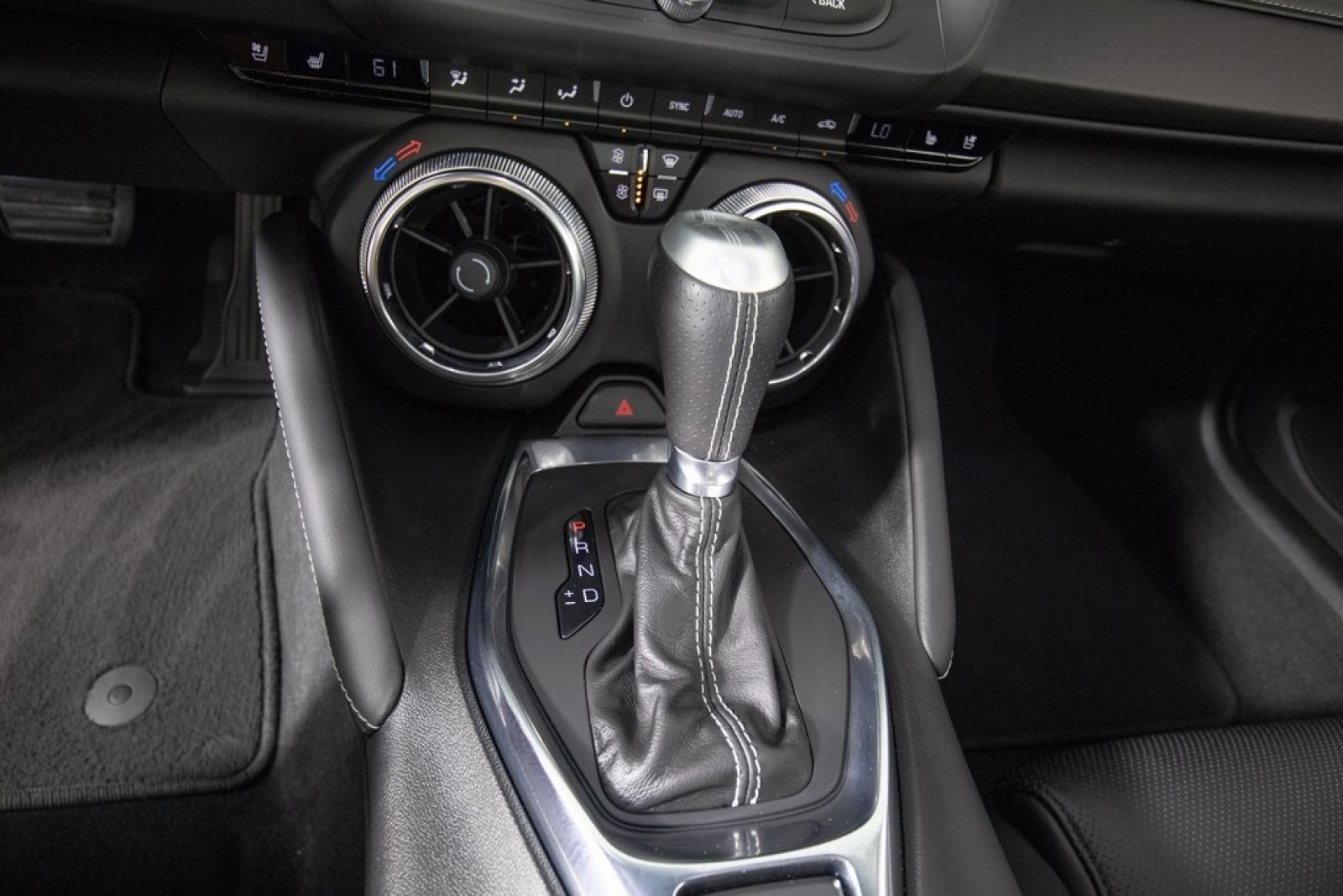 Vehicle image 18 of 25