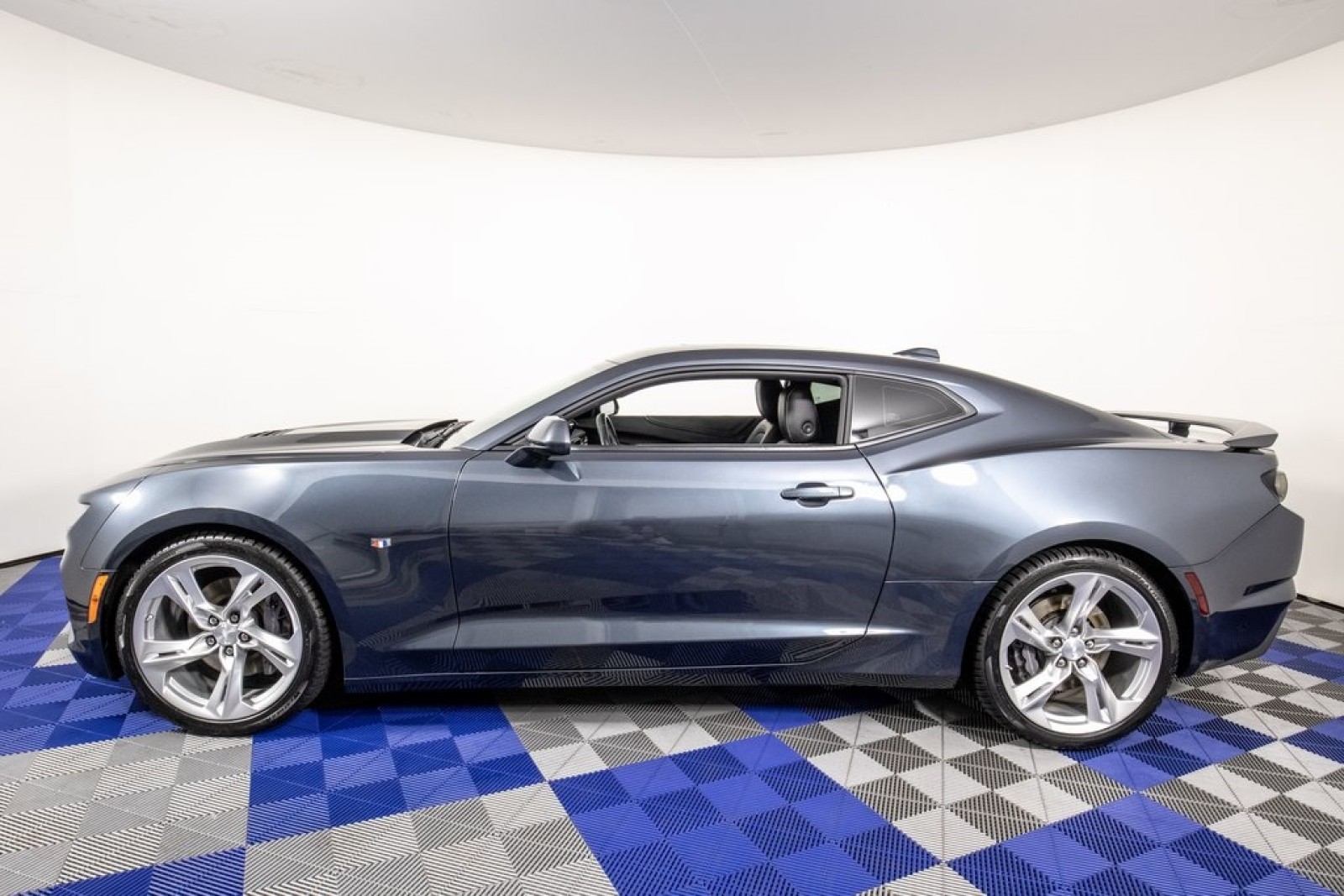 Vehicle image 6 of 25