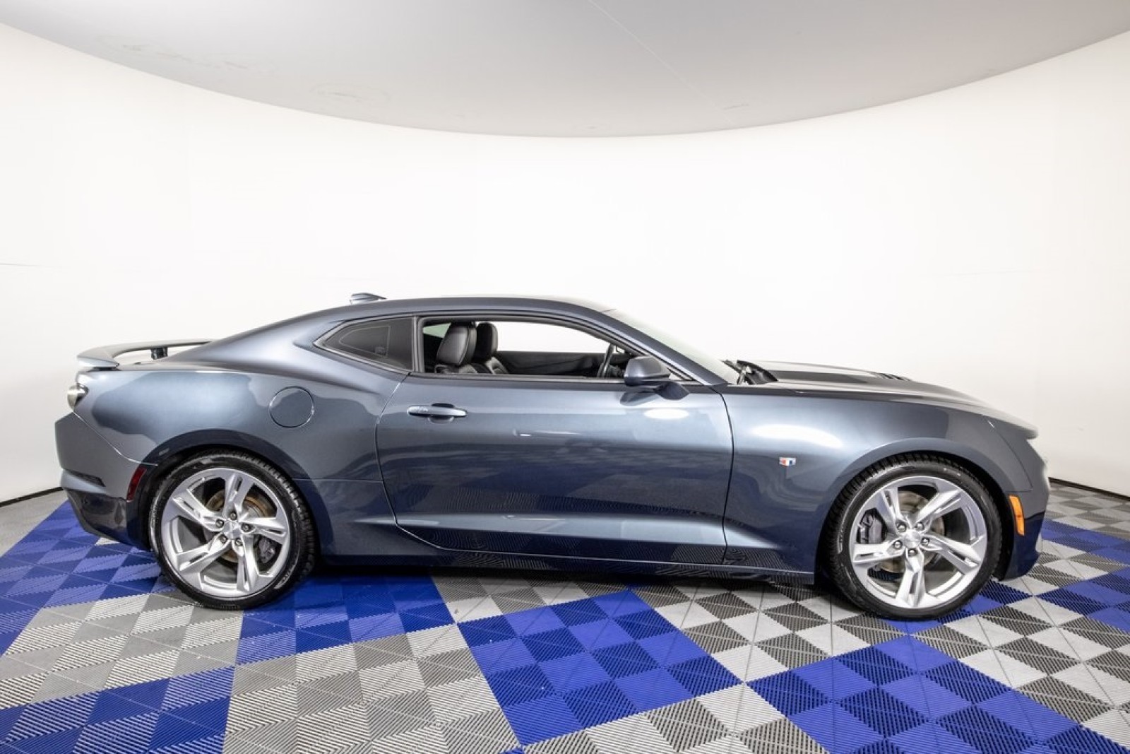 Vehicle image 3 of 25
