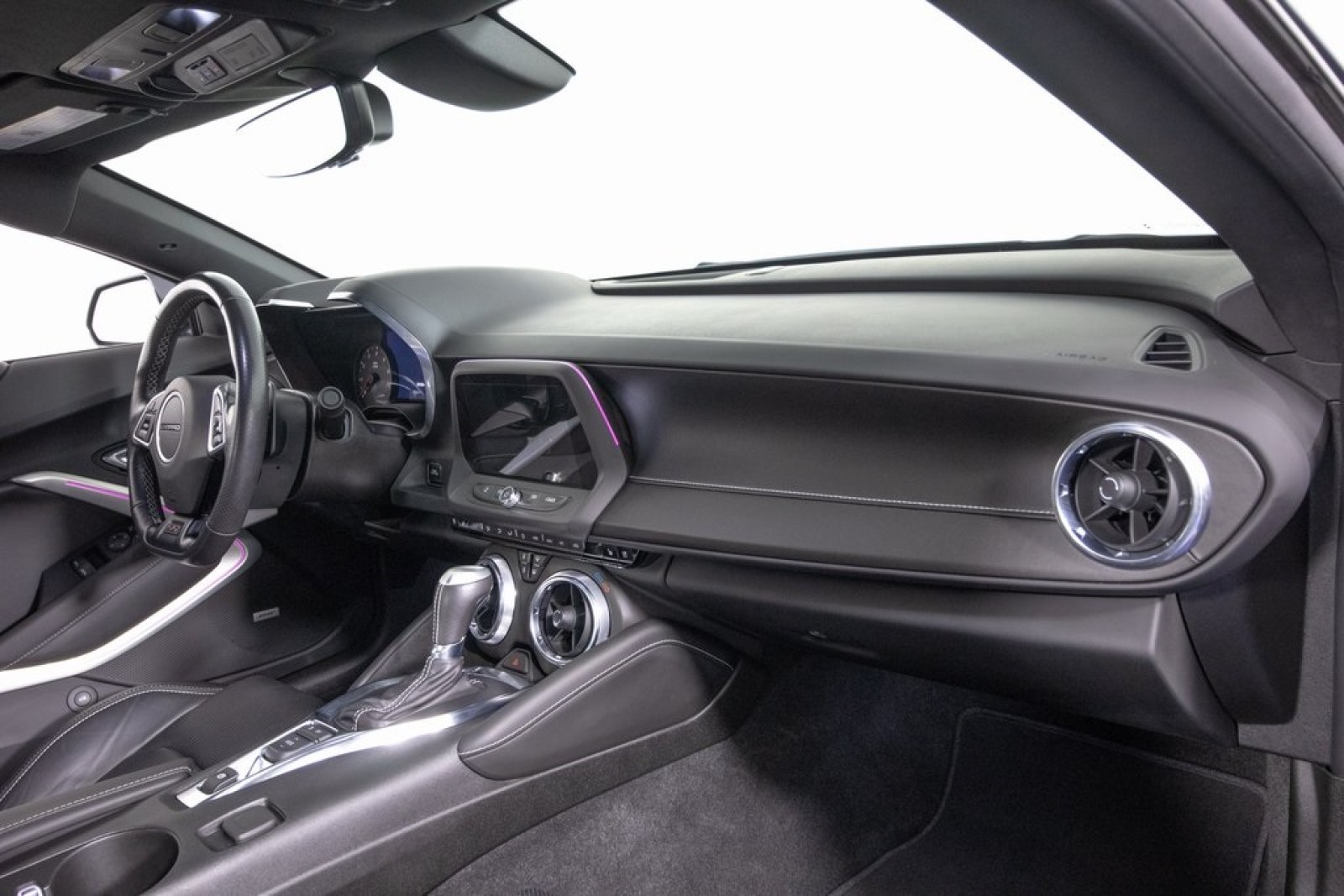 Vehicle image 10 of 25