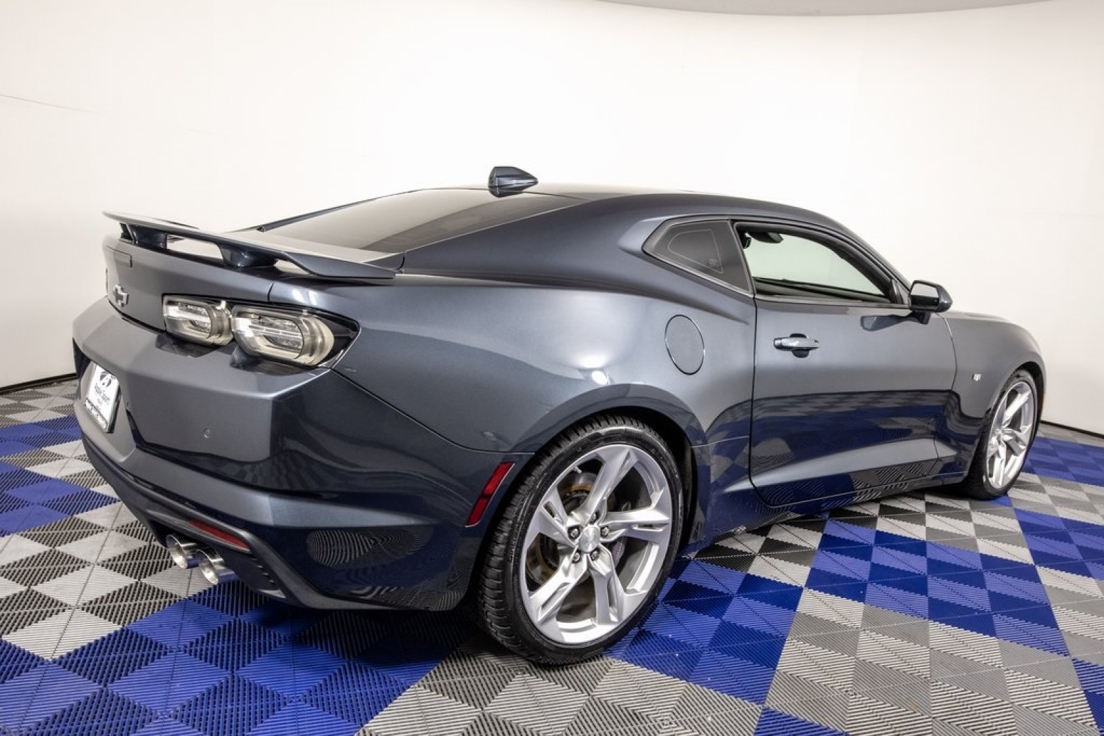 Vehicle image 4 of 25