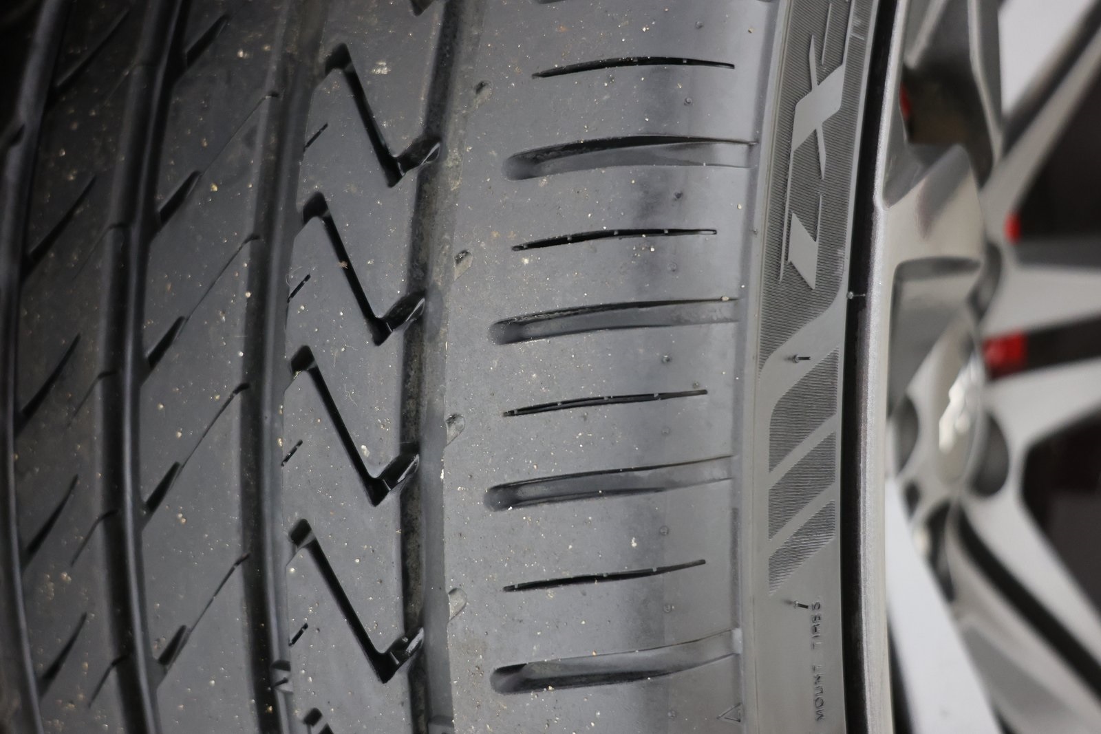Vehicle image 17 of 49