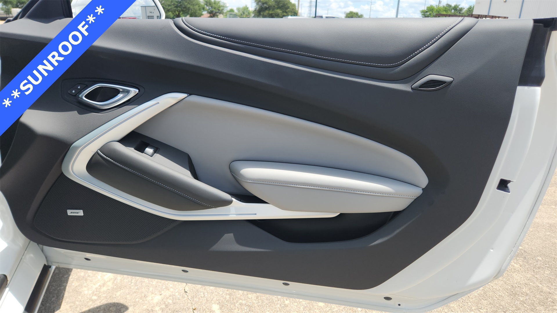 Vehicle image 31 of 35