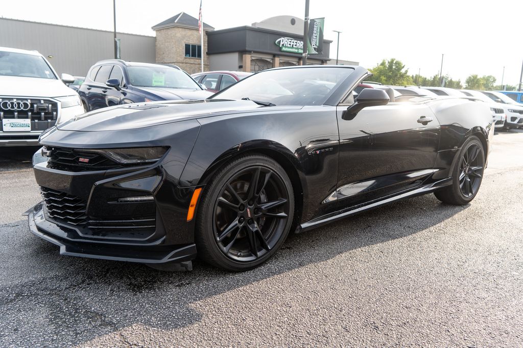 2021 Chevrolet Camaro 2SS Image 2 of 36