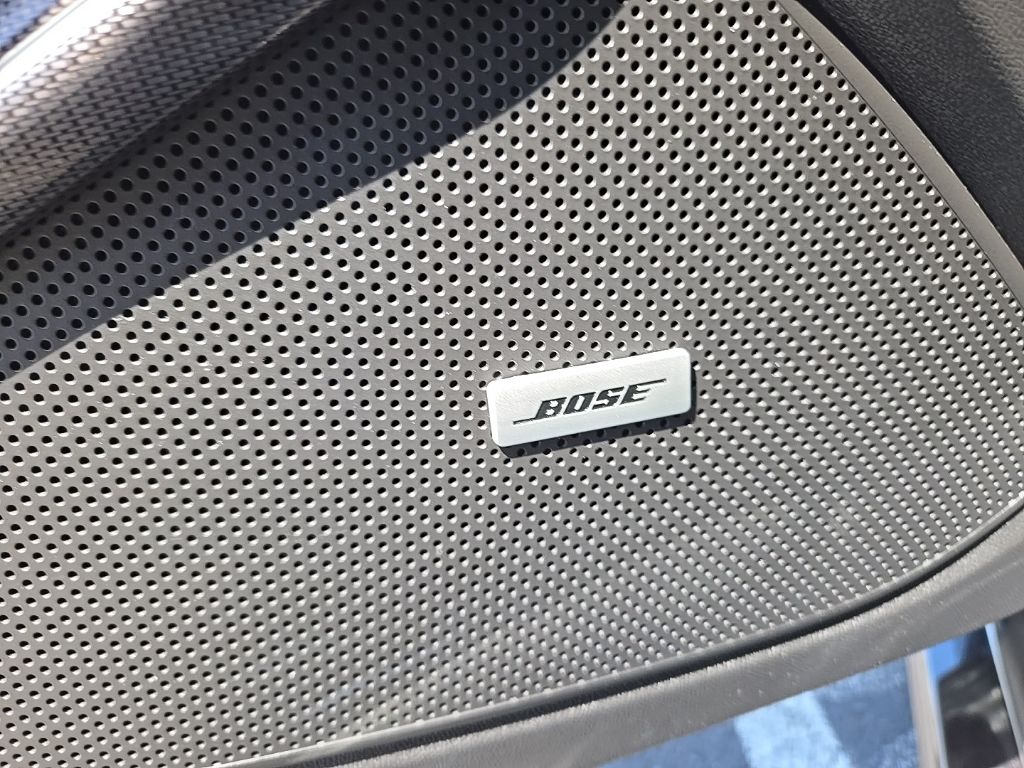 Vehicle image 33 of 53