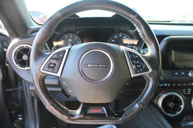 Vehicle image 14 of 40