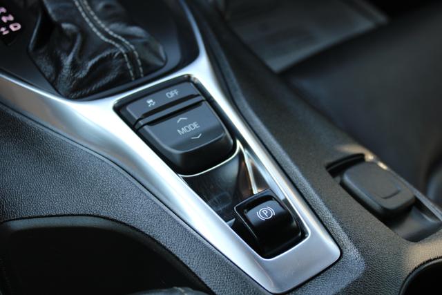 Vehicle image 28 of 40
