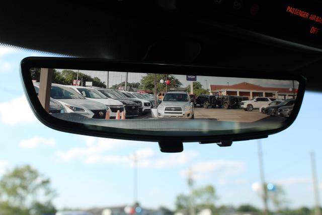 Vehicle image 29 of 40