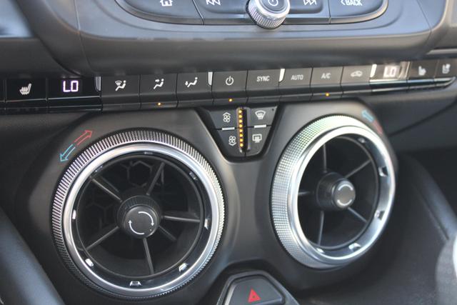Vehicle image 25 of 40