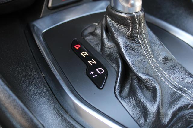 Vehicle image 27 of 40