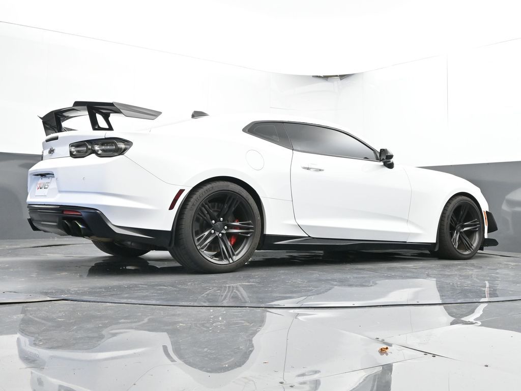 Vehicle image 23 of 69