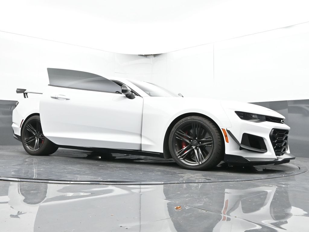 Vehicle image 12 of 69
