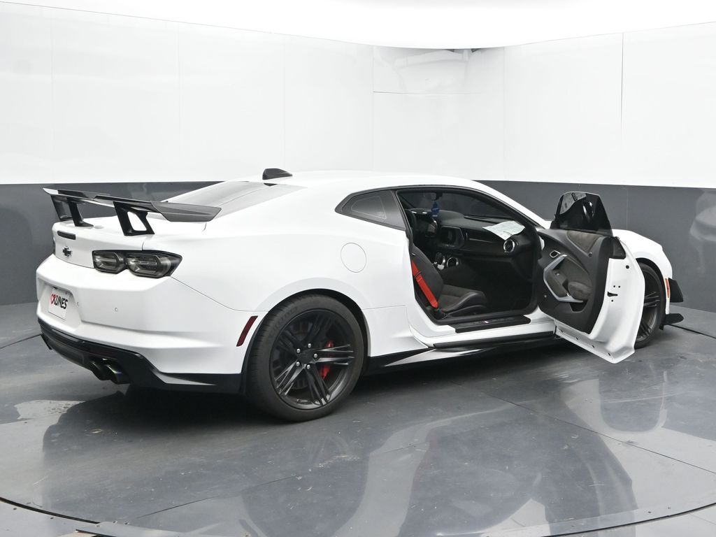 Vehicle image 30 of 69