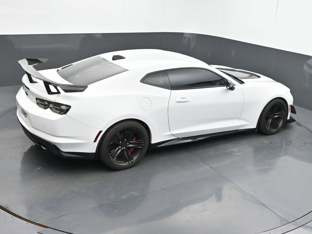 Vehicle image 27 of 69