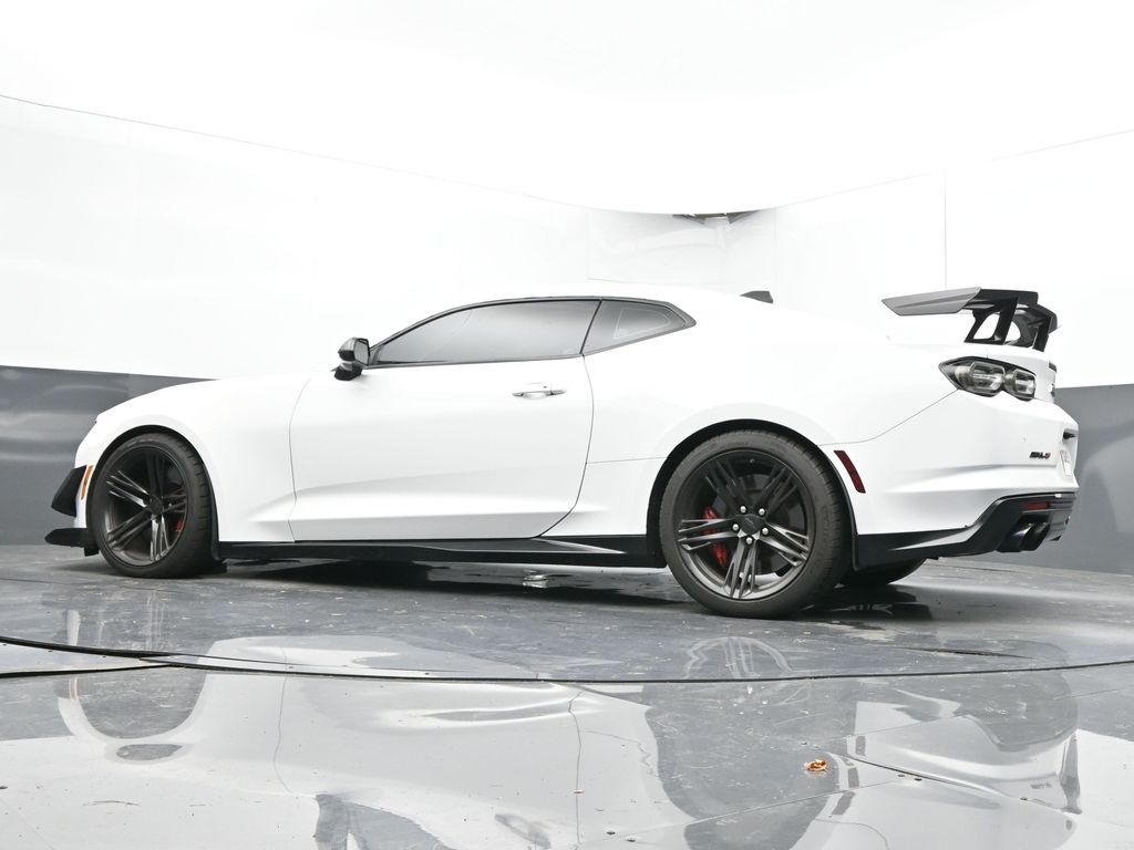 Vehicle image 39 of 69