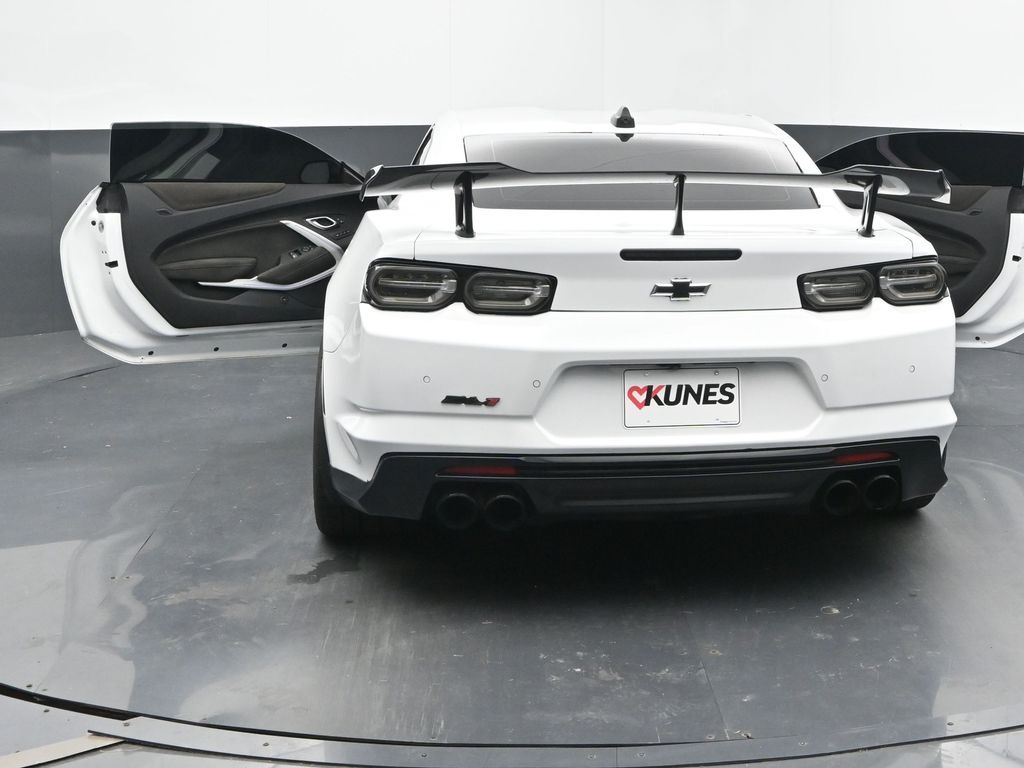 Vehicle image 37 of 69