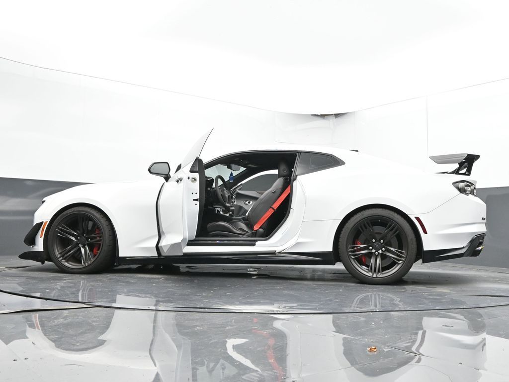 Vehicle image 43 of 69