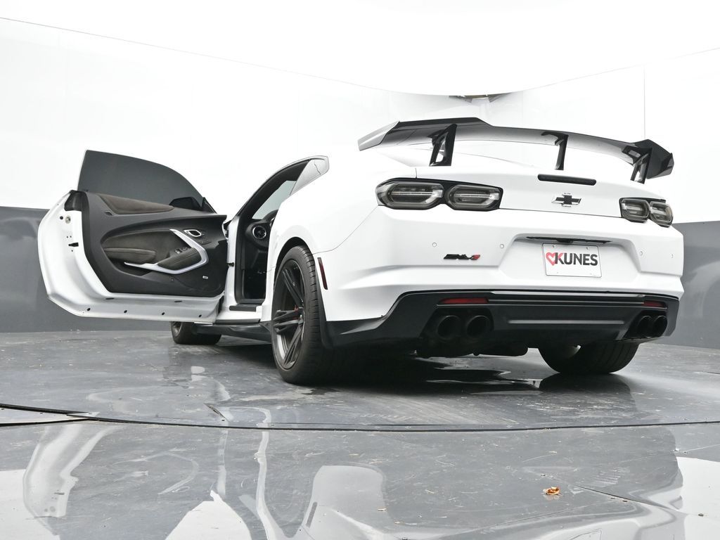 Vehicle image 29 of 69