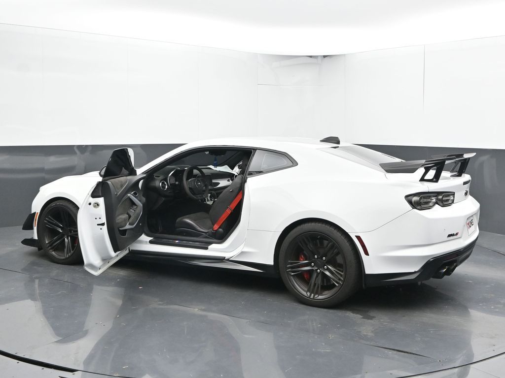 Vehicle image 46 of 69