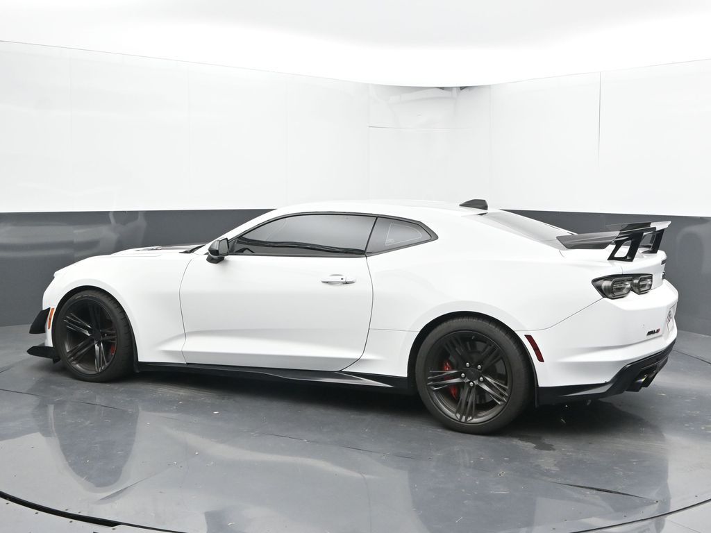 Vehicle image 40 of 69