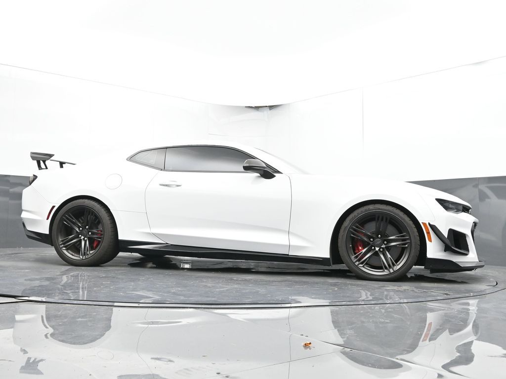 Vehicle image 16 of 69