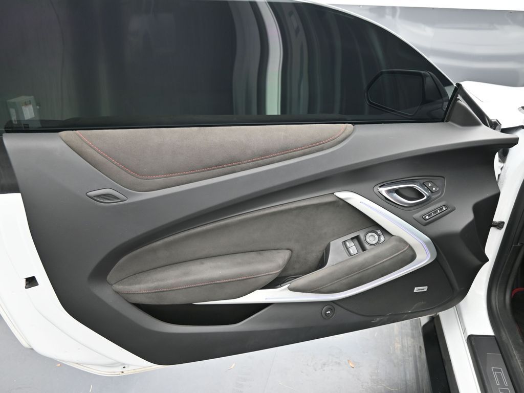 Vehicle image 51 of 69