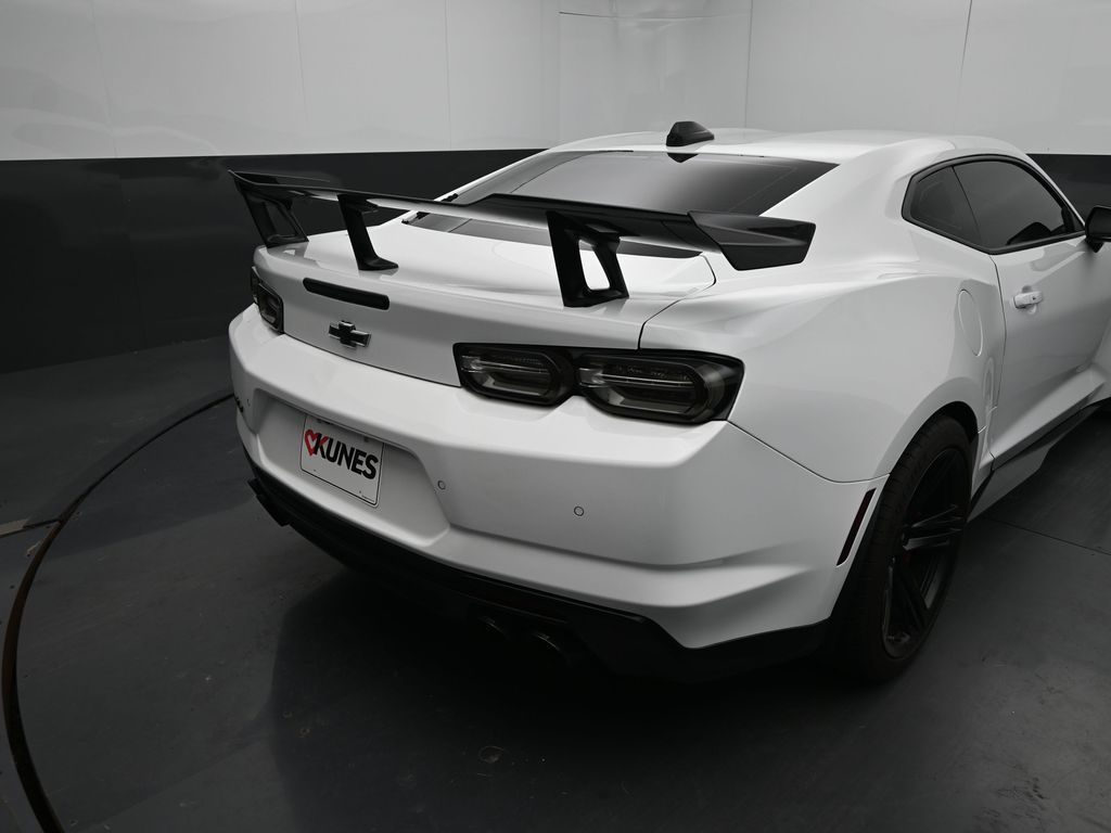 Vehicle image 31 of 69