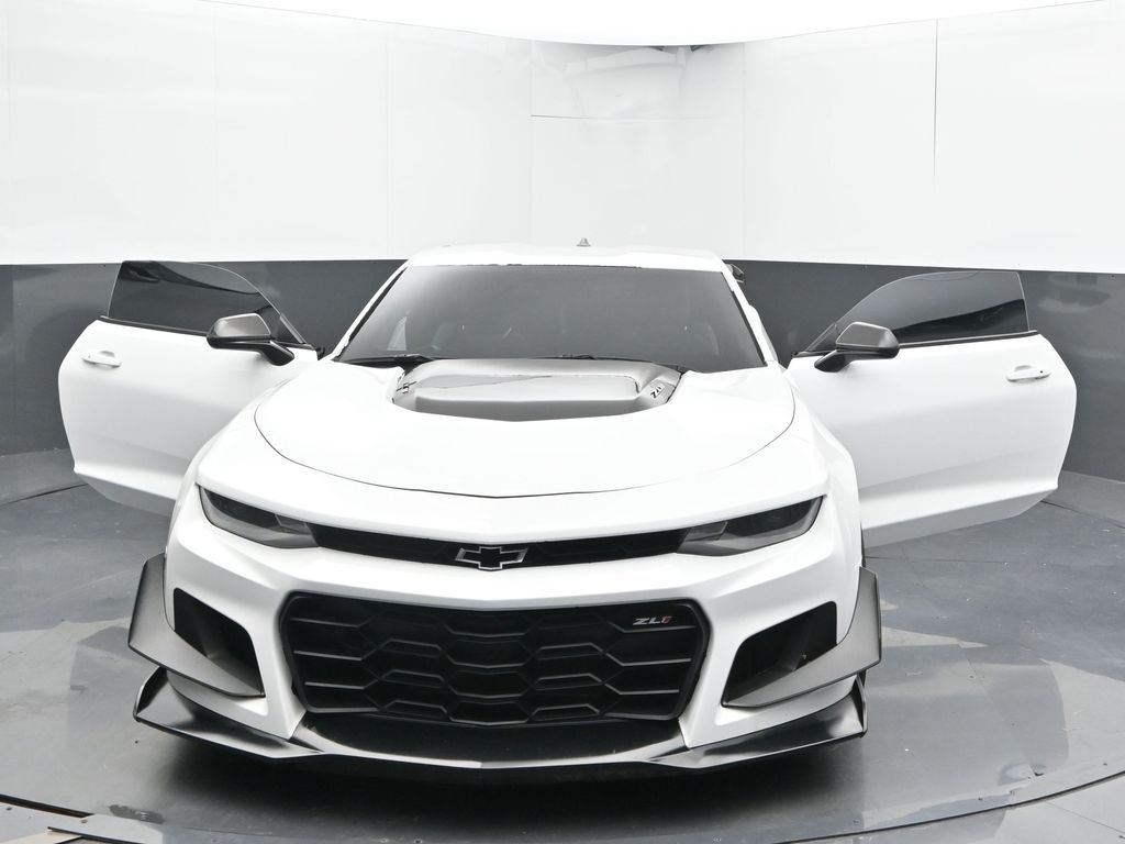 Vehicle image 9 of 69