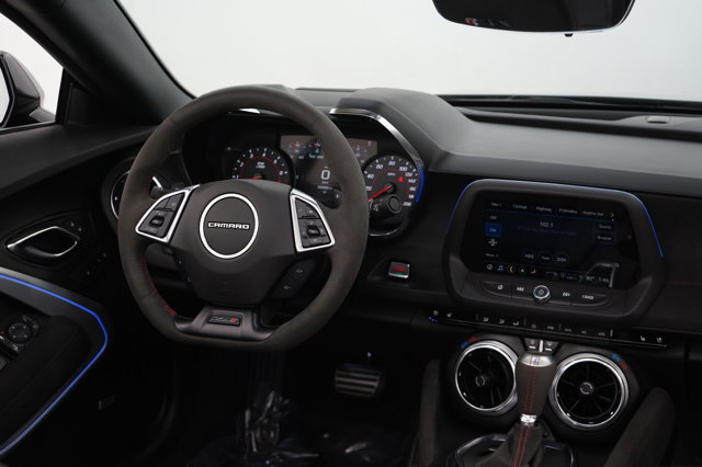 2021 Chevrolet Camaro ZL1 Image 18 of 35