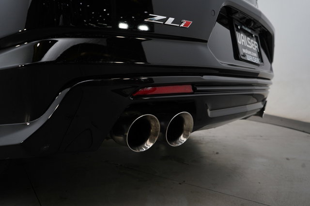 2021 Chevrolet Camaro ZL1 Image 8 of 35